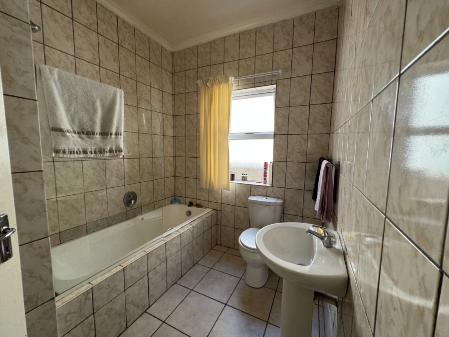 To Let 2 Bedroom Property for Rent in Greenfield Western Cape